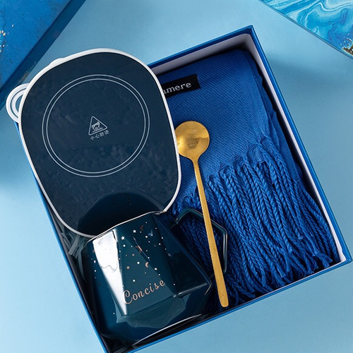 Set cadou premium cu esarfa si cana