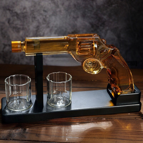 Set decantor cu pahare tip pistol