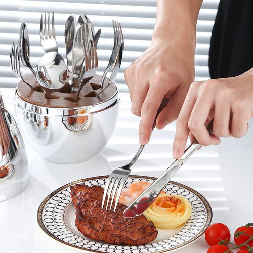 Set tacamuri cu suport decorativ