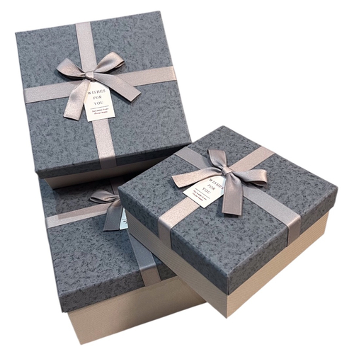 Cutii de cadou din carton