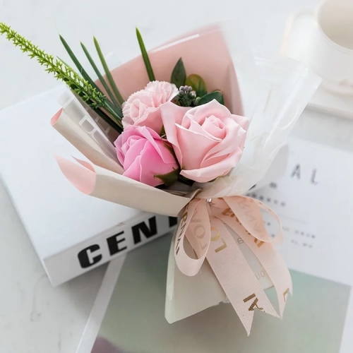Aranjament floral din sapun